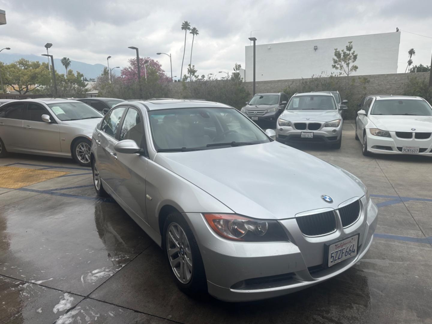 2007 Silver Metallic /Gray BMW 3-Series Leather (WBAVC53597F) with an 6 cylinder engine, Automatic transmission, located at 30 S. Berkeley Avenue, Pasadena, CA, 91107, (626) 248-7567, 34.145447, -118.109398 - "Discover Unmatched Value: 2007 BMW 328i at Our Pasadena Dealership" Are you in the market for a pre-owned vehicle that blends luxury, performance, and affordability seamlessly? Look no further than our esteemed dealership in Pasadena, CA, where we present to you the exquisite 2007 BMW 328i. Wit - Photo#5